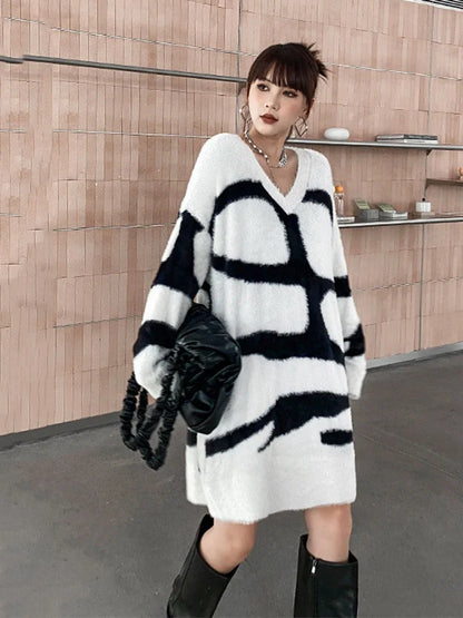 XITAO Fashion Contrast Color Knitting Dress Loose Casual Simplicity Temperament O-neck Pullover New Sweater Dress WLD15096